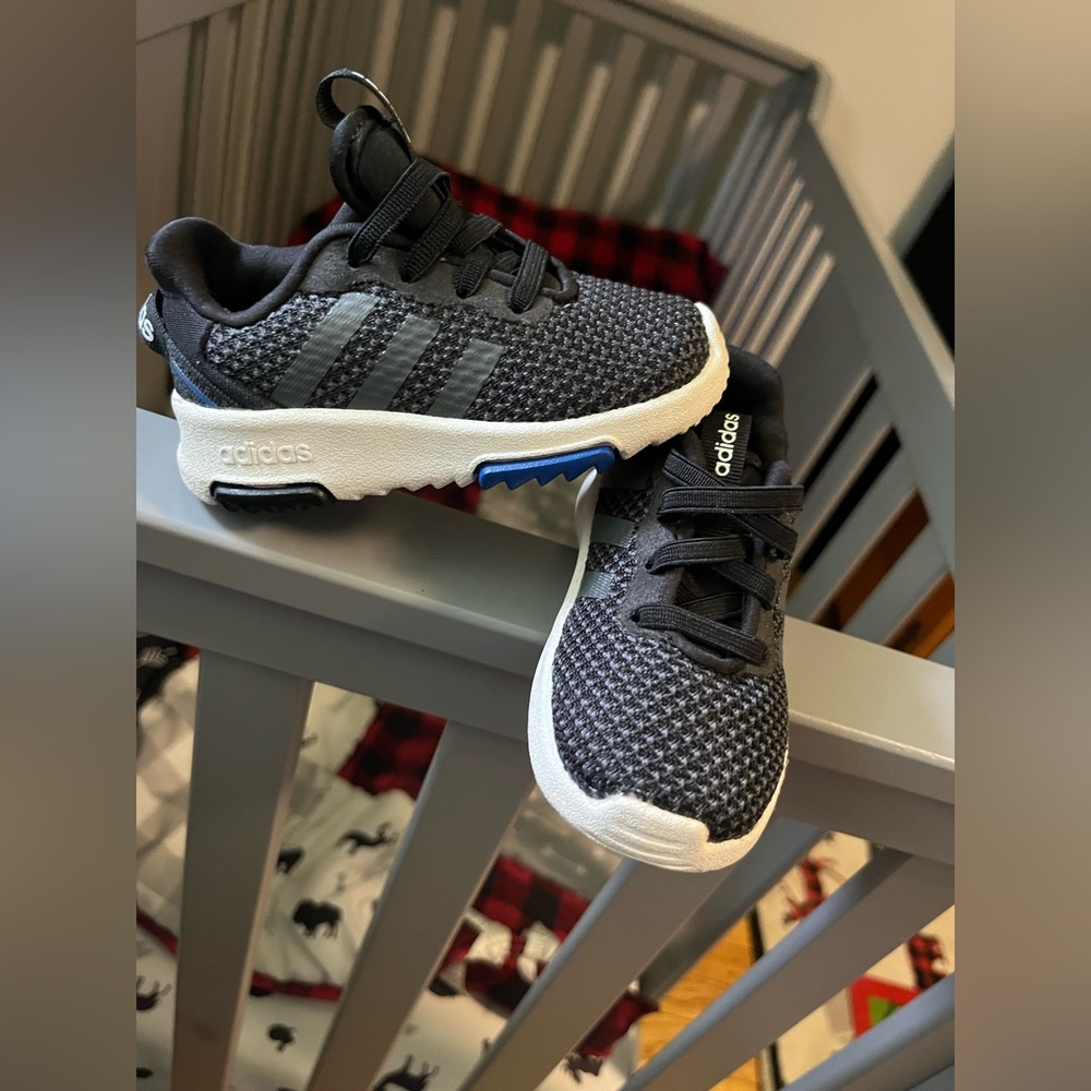 Size 5 boys shoes